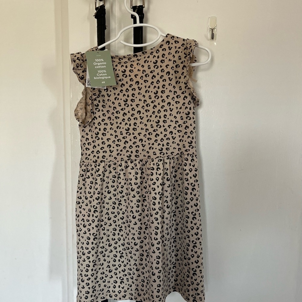 Kids size 4-6 yrs old Never worn Leopard print